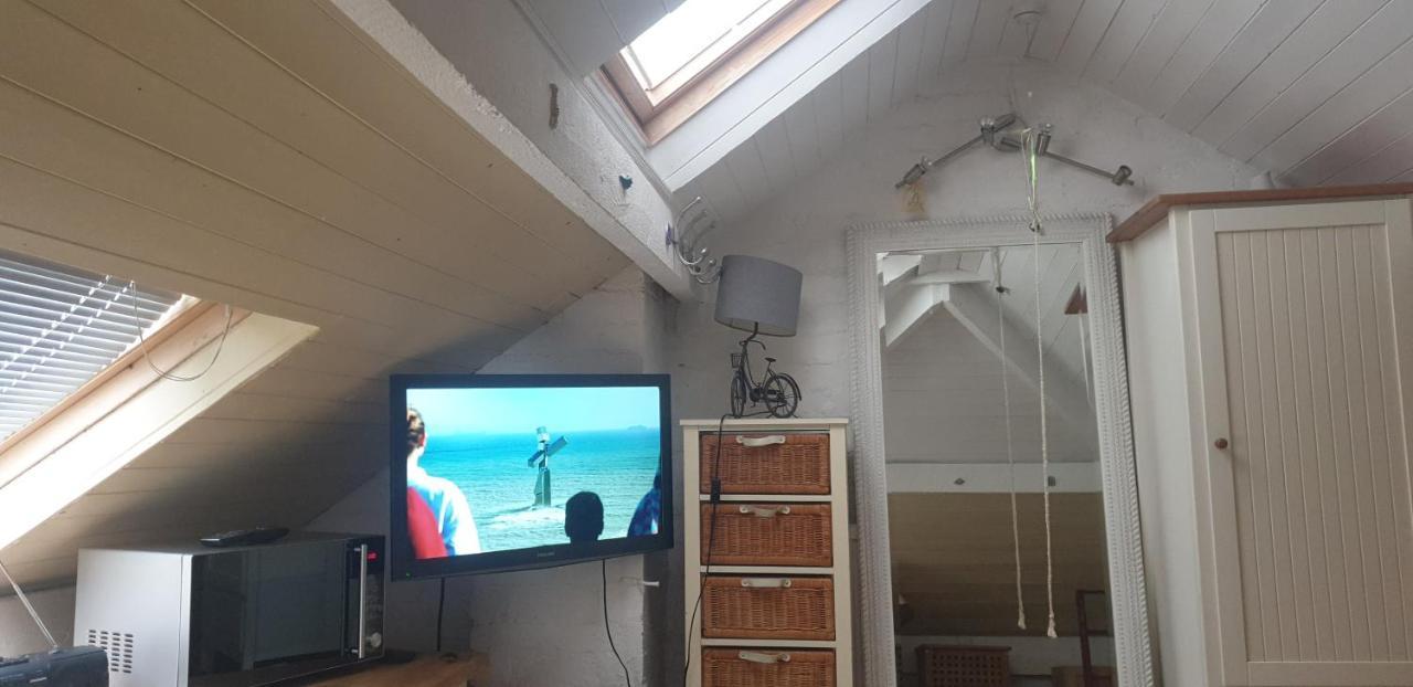Le Studio Attic , Fridge Tv Microwave, Честер Экстерьер фото