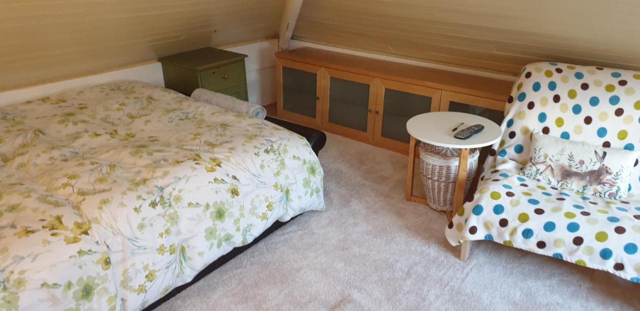 Le Studio Attic , Fridge Tv Microwave, Честер Экстерьер фото